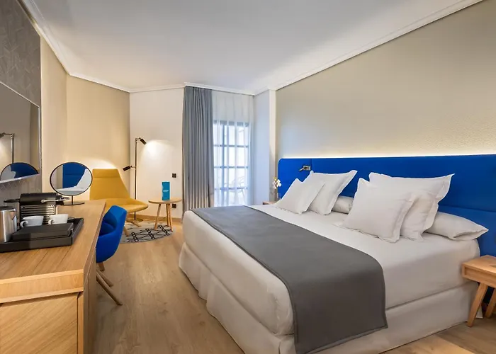 Hotel de 4 estrellas: Barceló Cáceres V Centenario