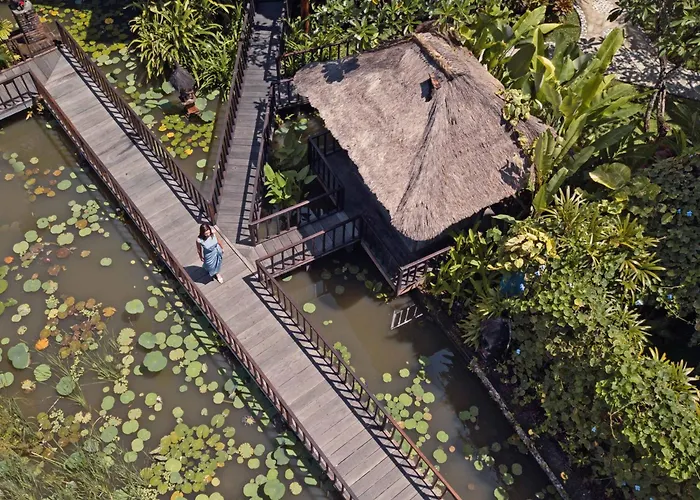  Tugu Bali