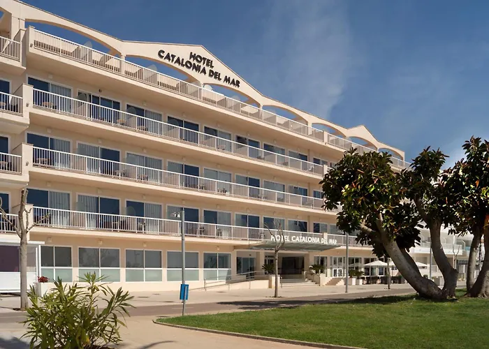 Pet Friendly hotel: Catalonia Del Mar - Adults Only