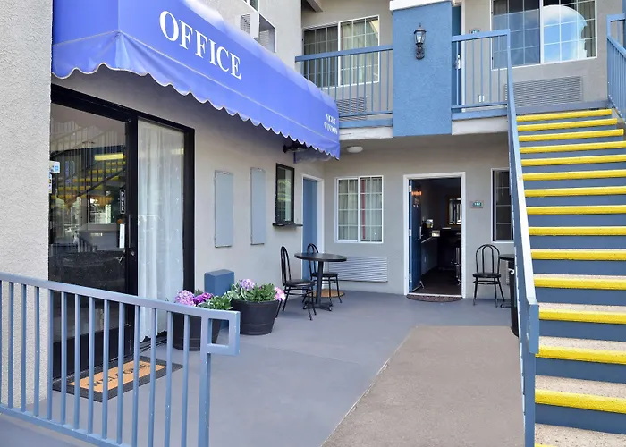 Kid friendly hotel Americas Best Value Inn Hollywood