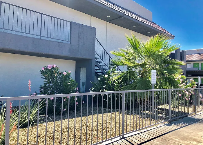 Motel: Siegel Slots And Suites