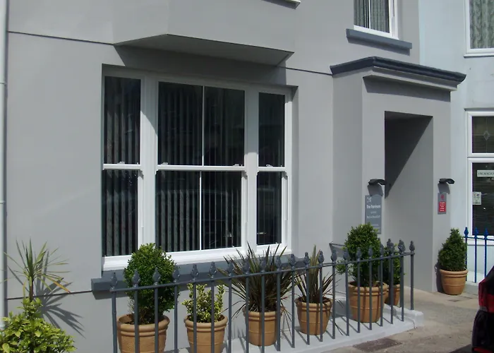 Guest house: Farnham Hotel