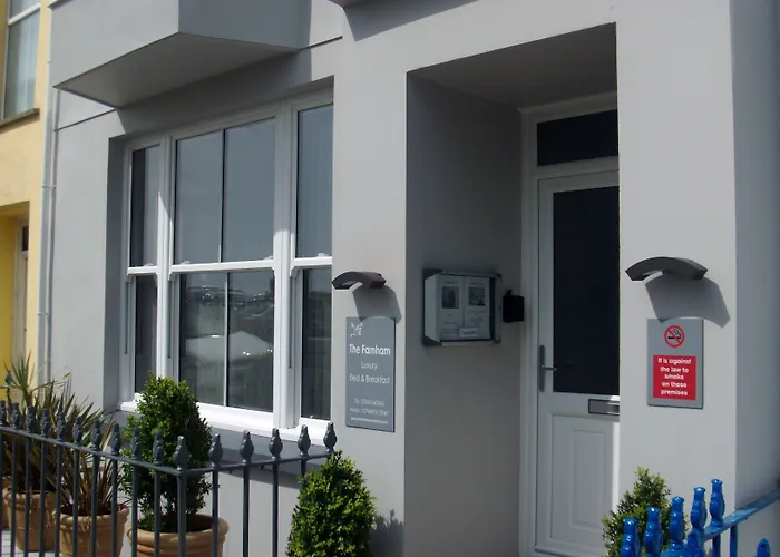 Guest house: Farnham Hotel