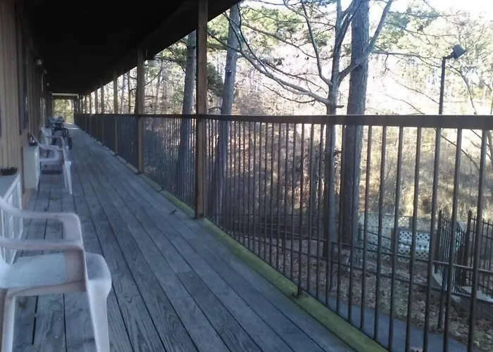 Razorback Lodge