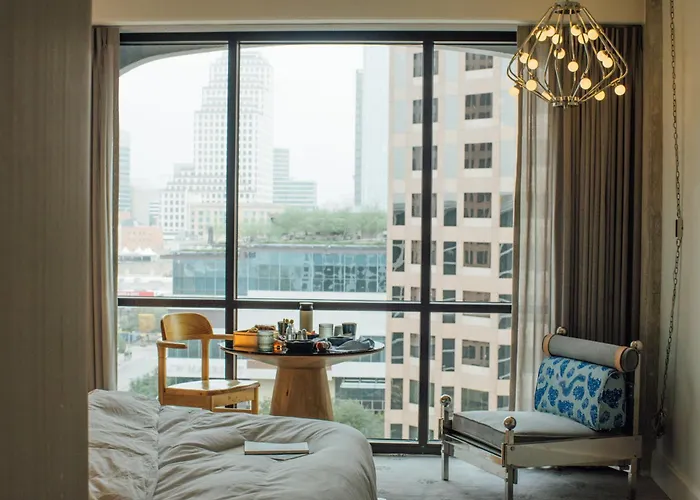 Romantic hotels Line Austin