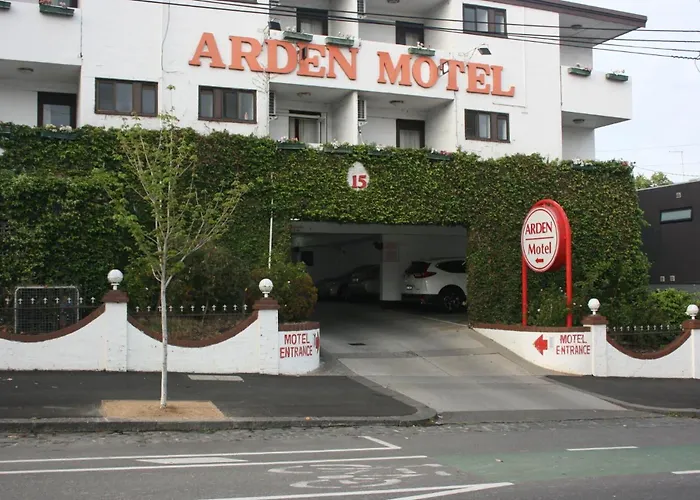 Lodge: Arden Motel