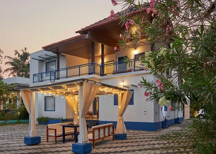 Villa with pool Seclude By The Lake, Alleppey