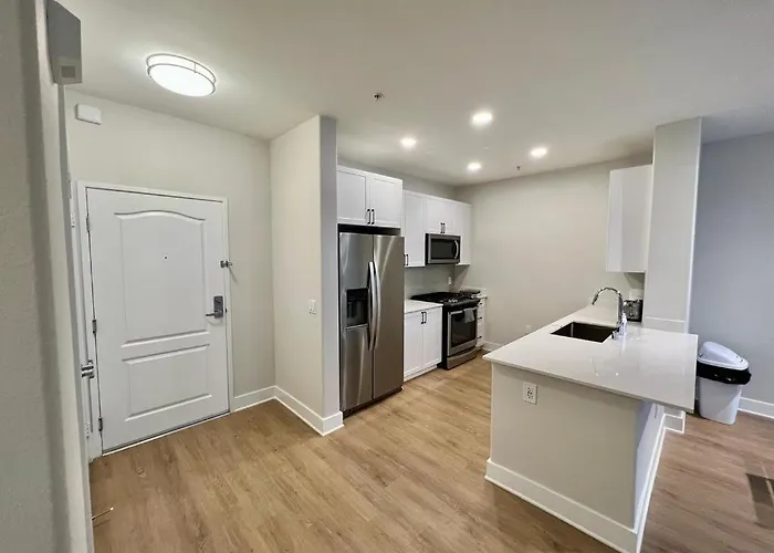 My Aparthotels Miracle Mile Apartments