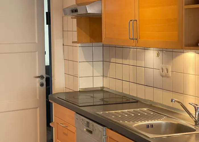 Hamburger Villenviertel, ganzes Haus mit 5 Einbettzimmern,1 Esszimmer