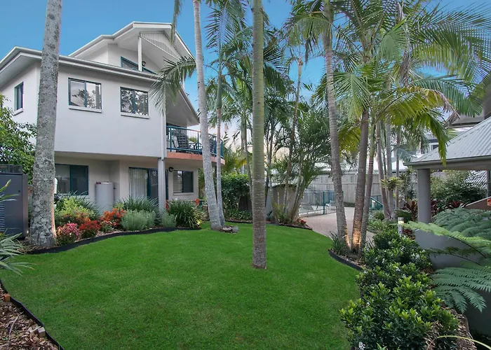 Hotel near College: Gosamara Apartments