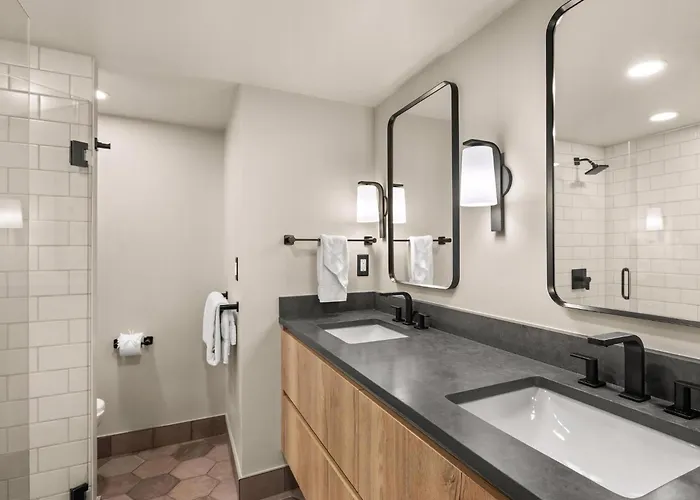 Lift One Condominiums - 1, 2, 3 Bedroom Units Adjacent To Downtown Aspen