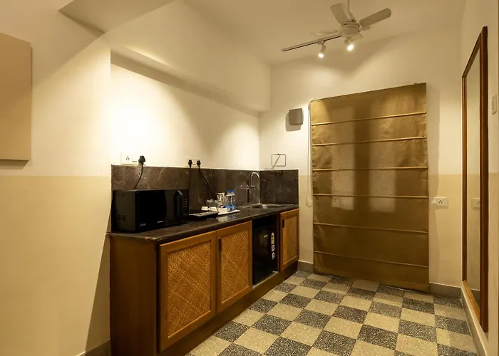 Hanu Reddy Residences Poes Garden