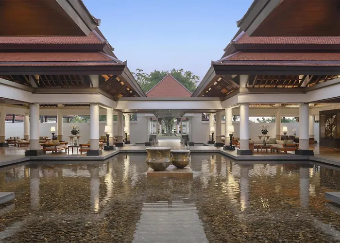 Central hotel: Banyan Tree Phuket
