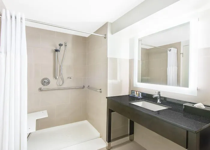 3 star hotel: Wingate By Wyndham Niagara Falls