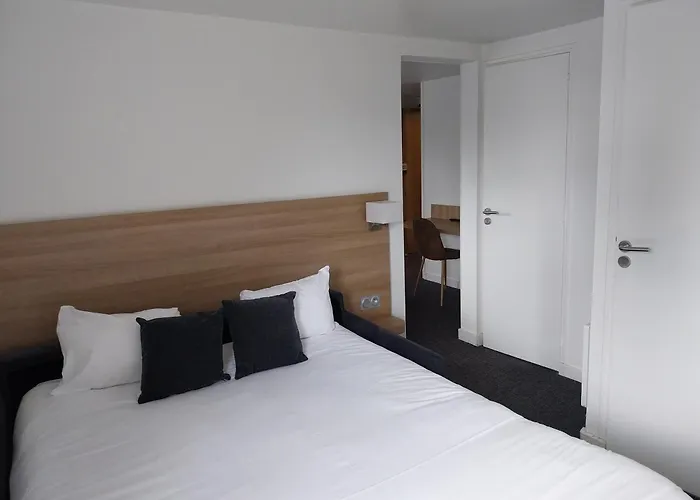 Hôtel 3 étoiles: Kyriad Hotel Laval