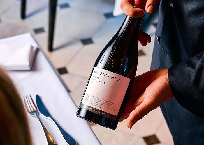 Hotel with pool: Sofitel Melbourne On Collins