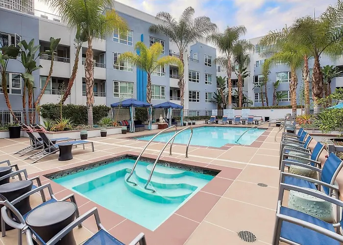 My Aparthotels Miracle Mile Apartments