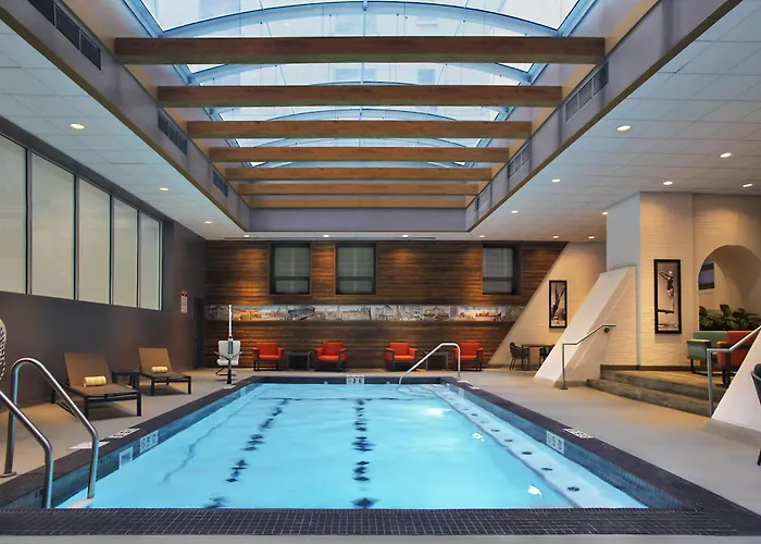 Jacuzzi hotel: The Palmer House Hilton