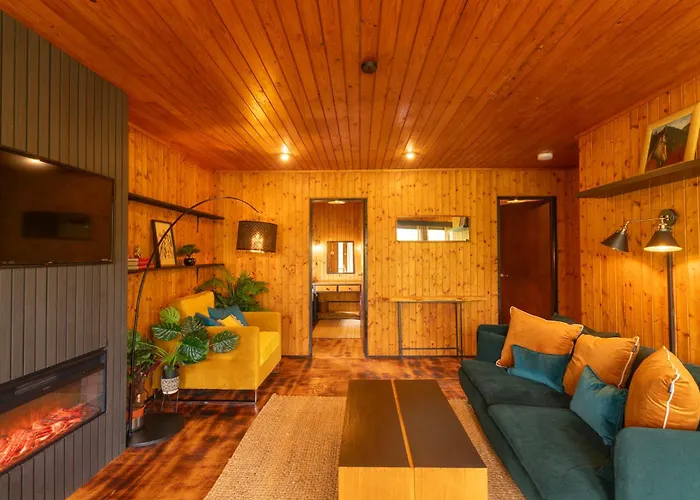 Kingswood Lodges