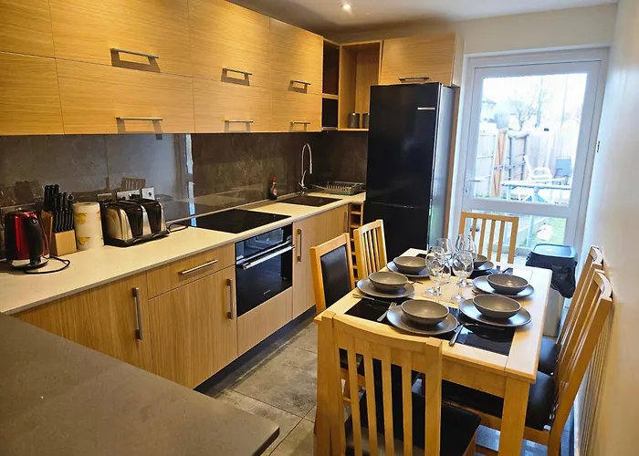Four Bedroom House Chandos Road