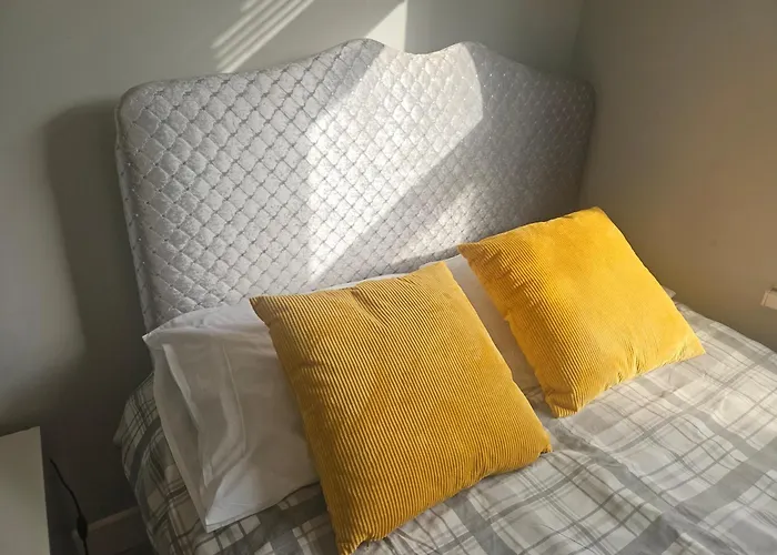 Four Bedroom House Chandos Road