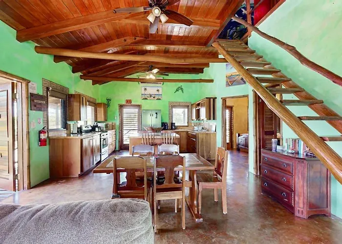 La Casa Pura Vida