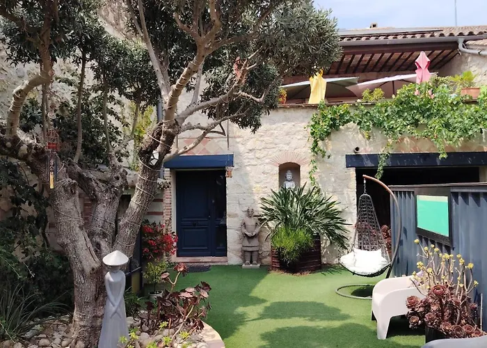  ARTEMIA Maison Vigneronne - Chambre D Hôtes-B&B-piscine