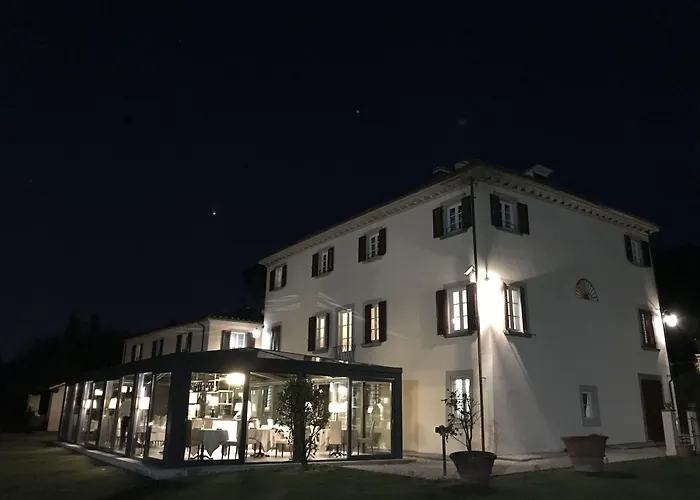 Hotel Con Piscina Albergo Villa Marta