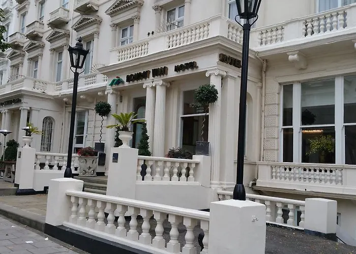 Hôtel 3 étoiles: Holiday Villa Hotel