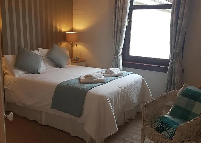 Luxury hotel only: Linden Guest House