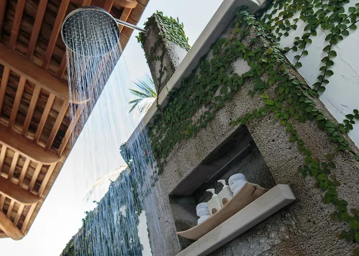 Lodge: Mia Beach, Beach Villa And Events