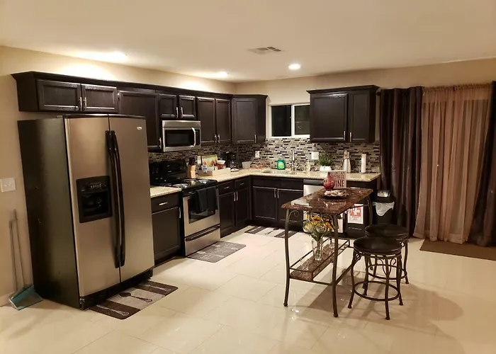 Beautiful 3 Bed/2 Bath Cozy Get Away Home