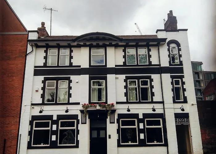 Family Hotel: The Crow Inn